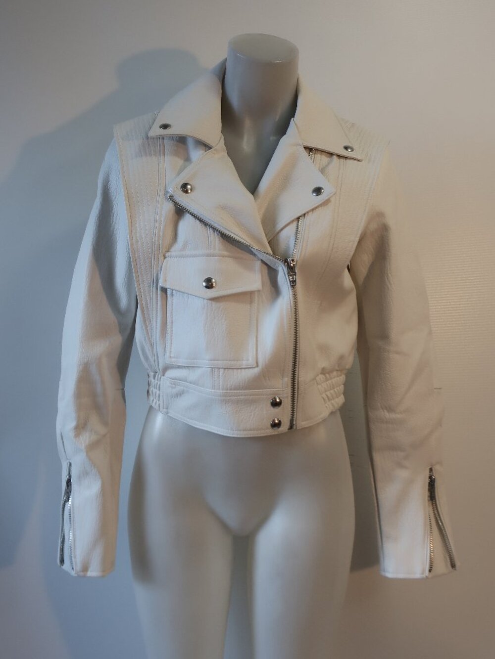 Womens Blank NYC (Item- 70) White Faux Leather Zip Moto Jacket M - Picture 8 of 16